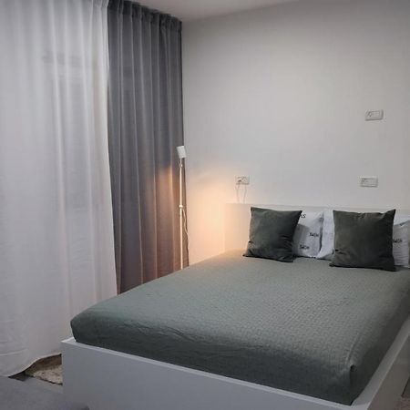 Studio Apartment 12 Minutes From Bahai'S Garden Haifa Exterior photo