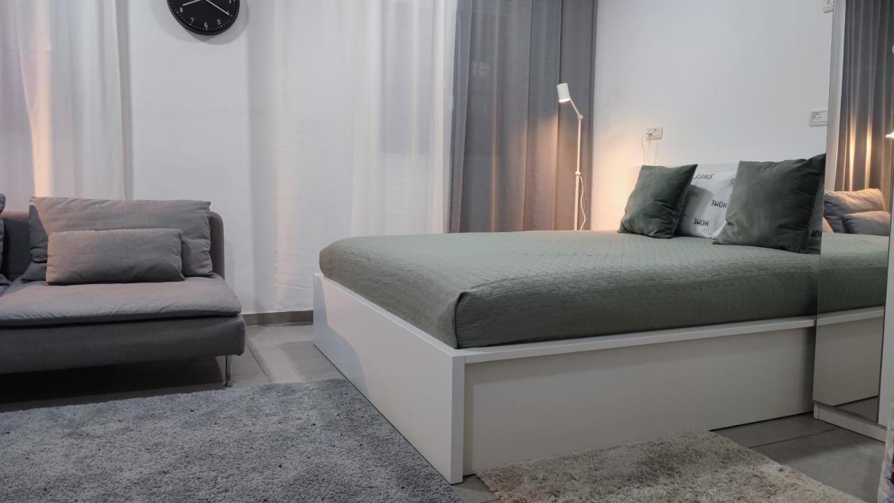 Studio Apartment 12 Minutes From Bahai'S Garden Haifa Exterior photo