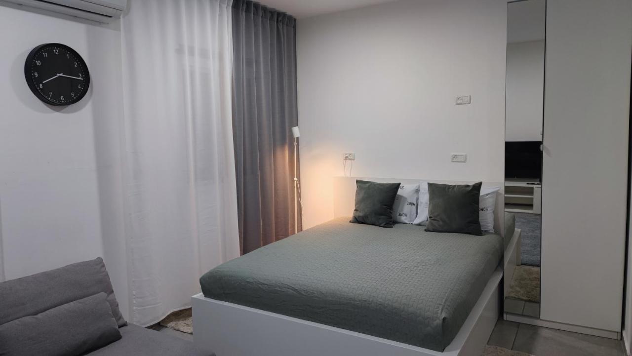 Studio Apartment 12 Minutes From Bahai'S Garden Haifa Exterior photo